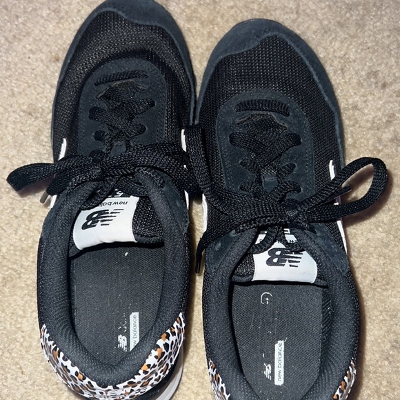 New Balance - Picture 3 of 5